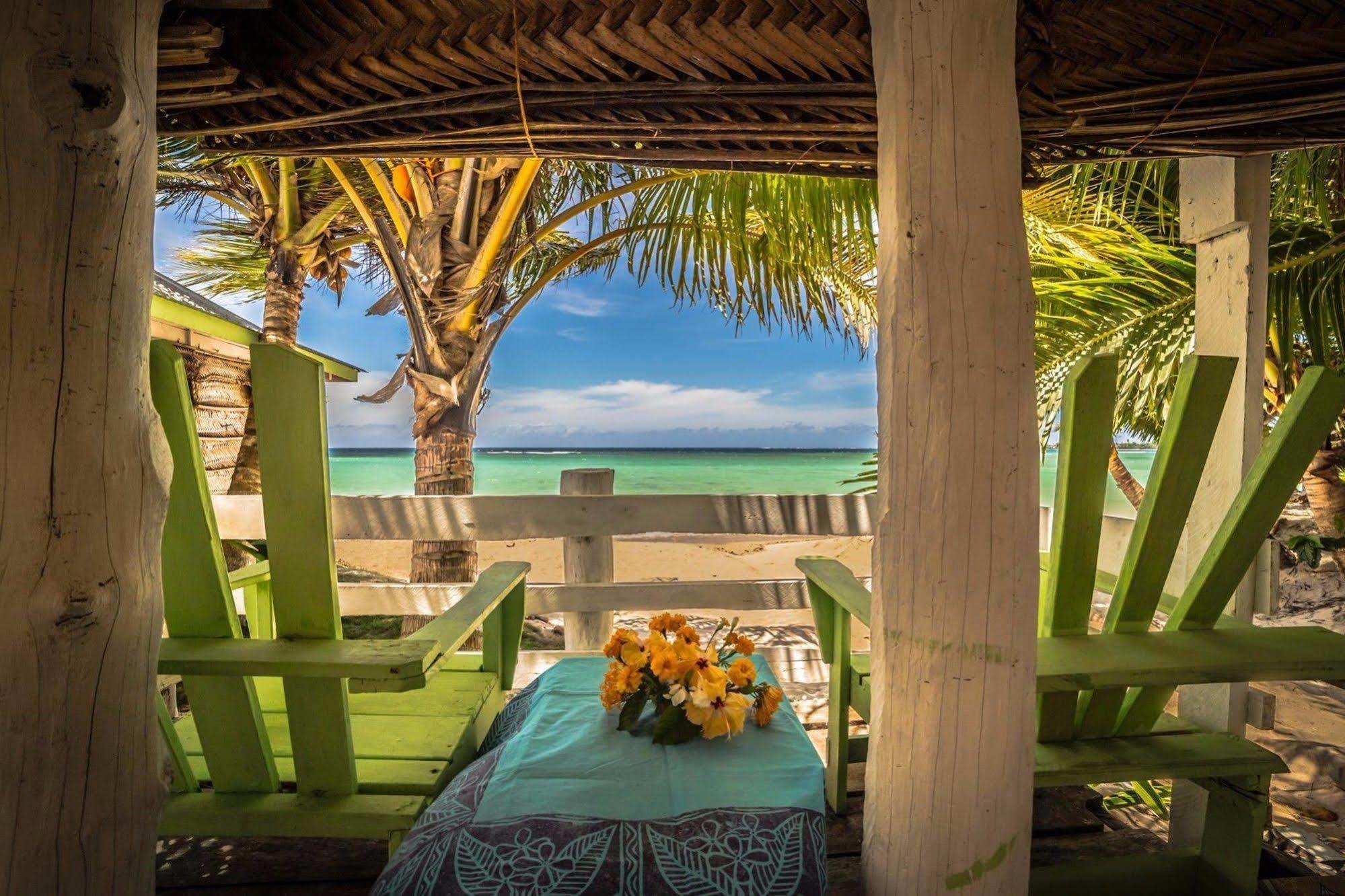 Tailua Beach Fales Manase Exterior photo